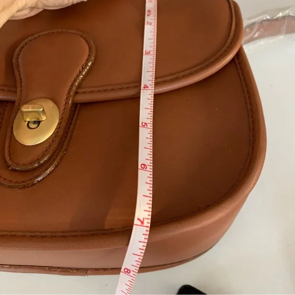 Tan faux leather crossbody bag With Mirror And Coin Keychain Small Purse NEW - Picture 7 of 10